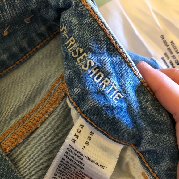 SOLD! :) NWOT Light Wash High Rise Shorties - Picture 3 of 3